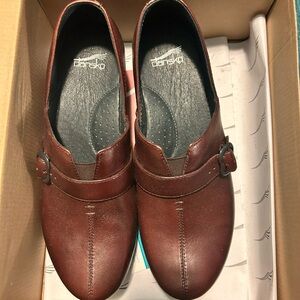 Dansko Leather clogs- never been worn